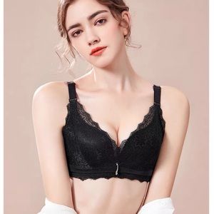 2 Pcs Silk-cotton breast pads, soft, comfortable delicate, and breathable 32/70A